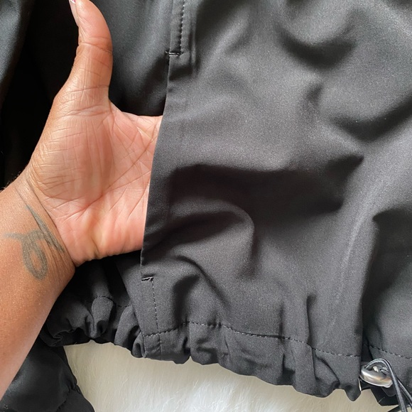 Calvin Klein Performance WindBreaker - Picture 3 of 9